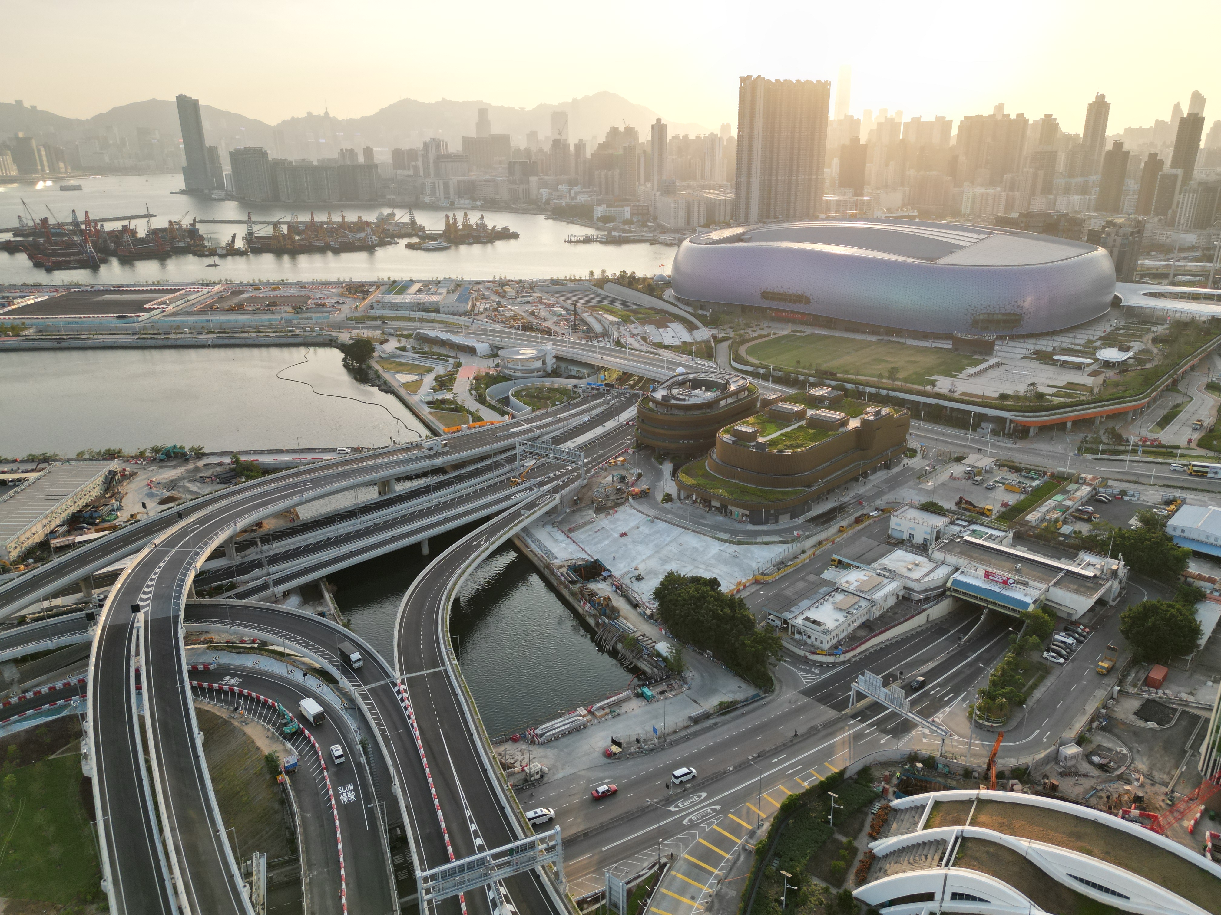 中九龙绕道(油麻地段)东出口 中九龙绕道(油麻地段)东出口